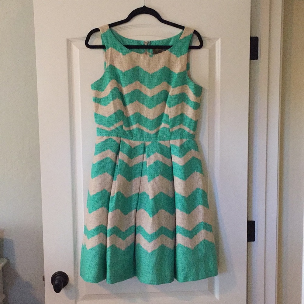 Taylor Dress 8 Women’s. EUC!